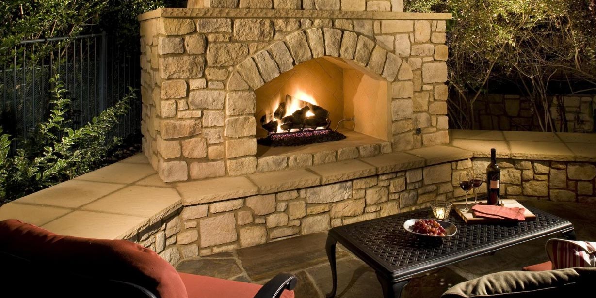 Planning An Outdoor Fireplace? Here's What You Need To Know 4 Planning An Outdoor Fireplace