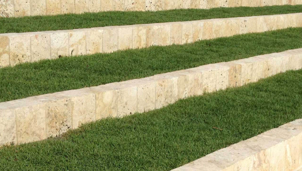 tips on how to maintain synthetic grass