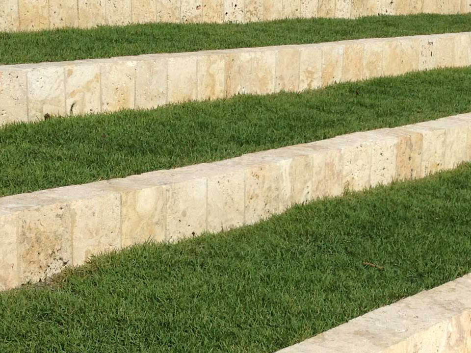 tips on how to maintain synthetic grass