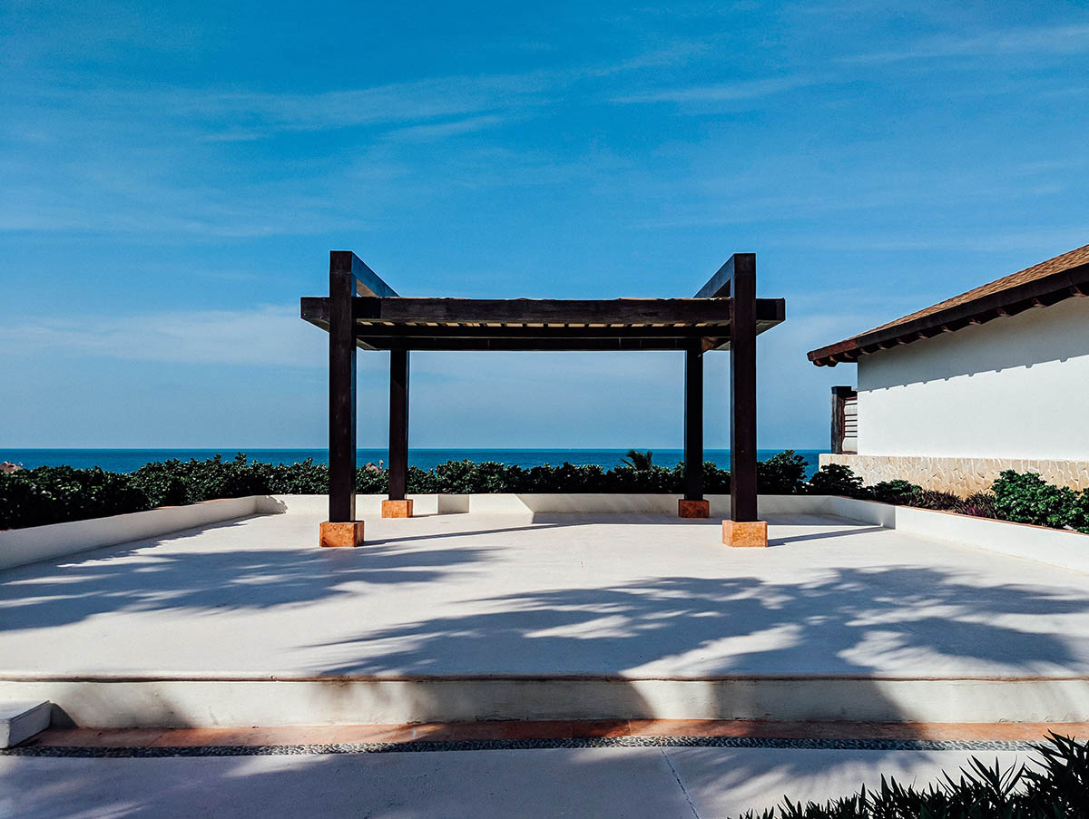 Why Modern Pergolas Are Trending 5 maxwell young dfvsyAwdzcE unsplash