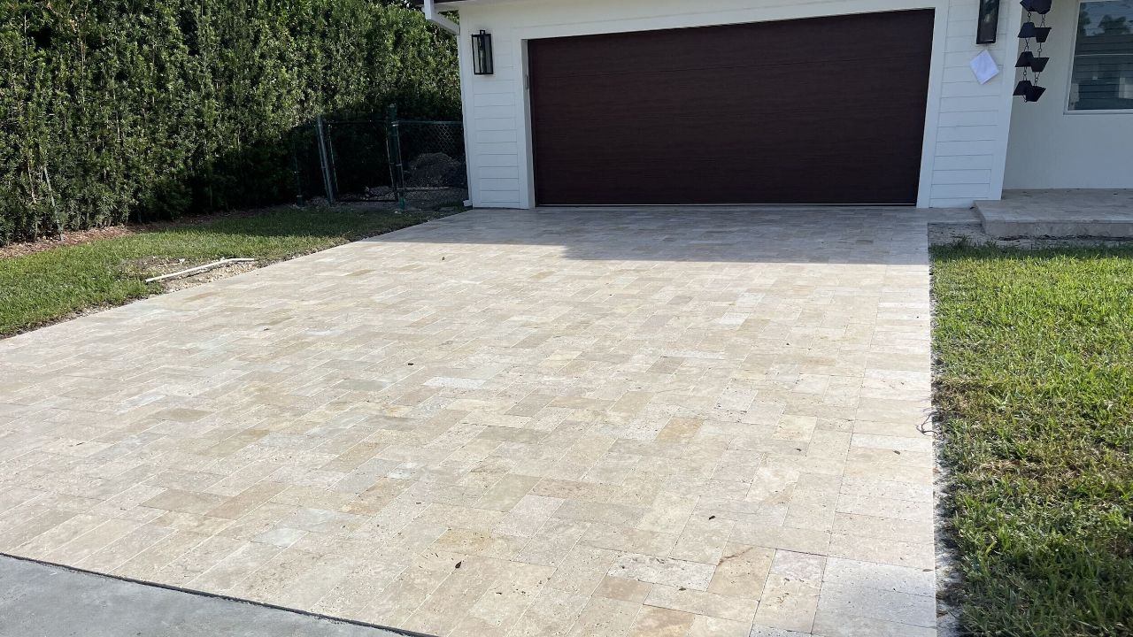 Pavers 42 Downs cw resized